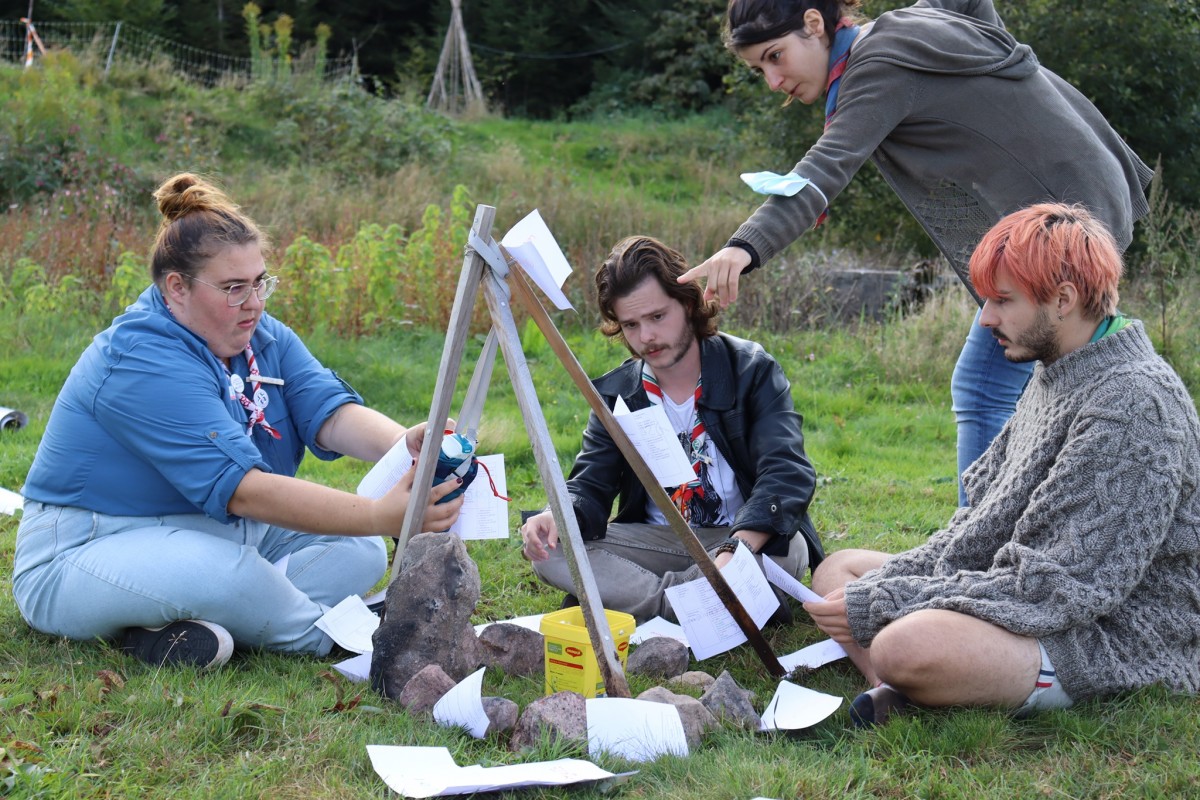 Atelier nature en plein air avec des jeunes
